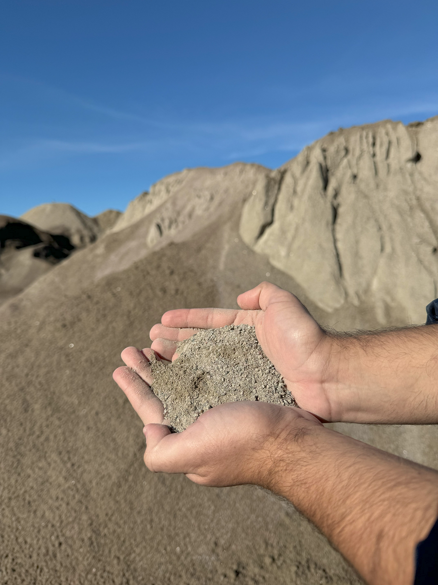 0/3 Arena de granito trituradocon granulometría de 0 a 3 milímetros